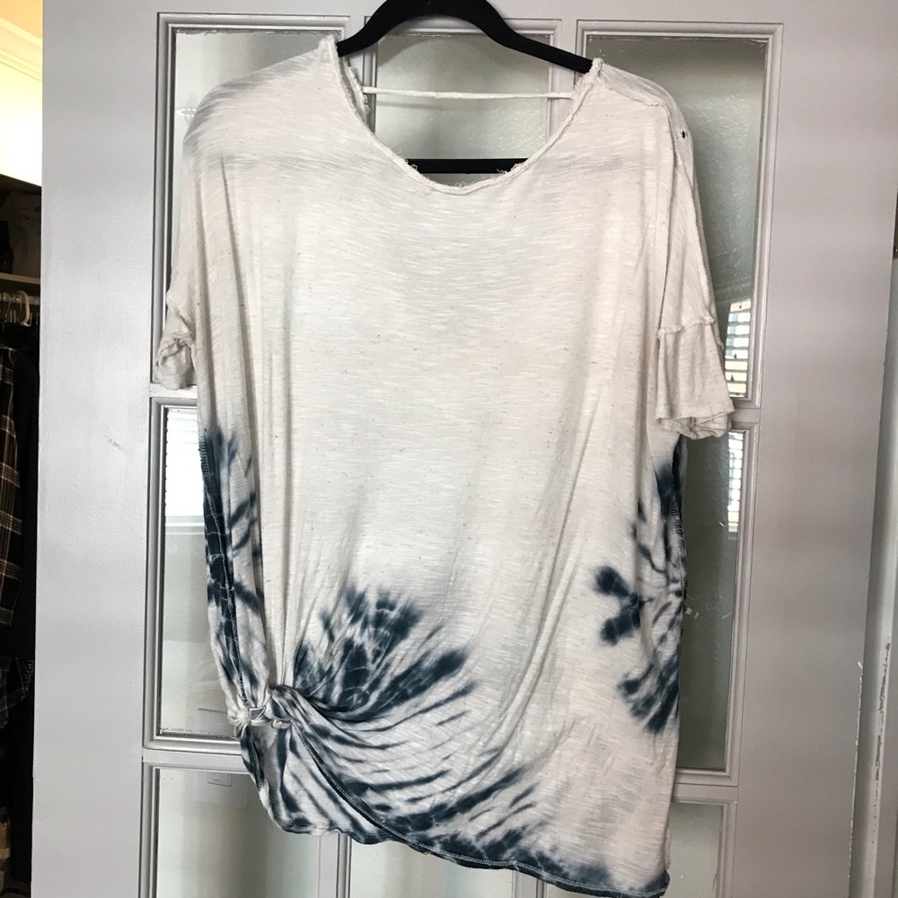 Unfinished edges, t-shirt / top.